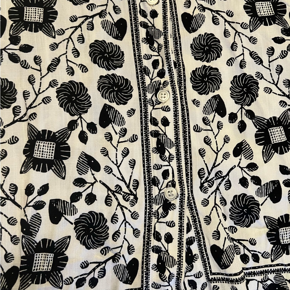 Max Studio Black & White Print Button Up Blouse. … - image 3